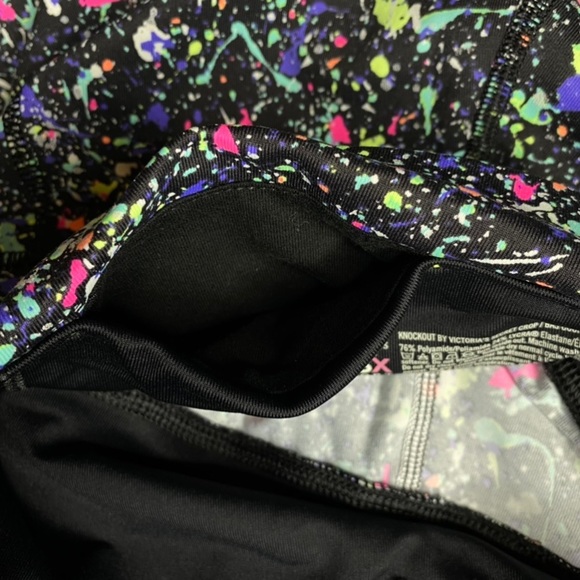 Victoria's Secret Knockout Crop Power Up Glow in the Dark Leggings - Picture 6 of 8